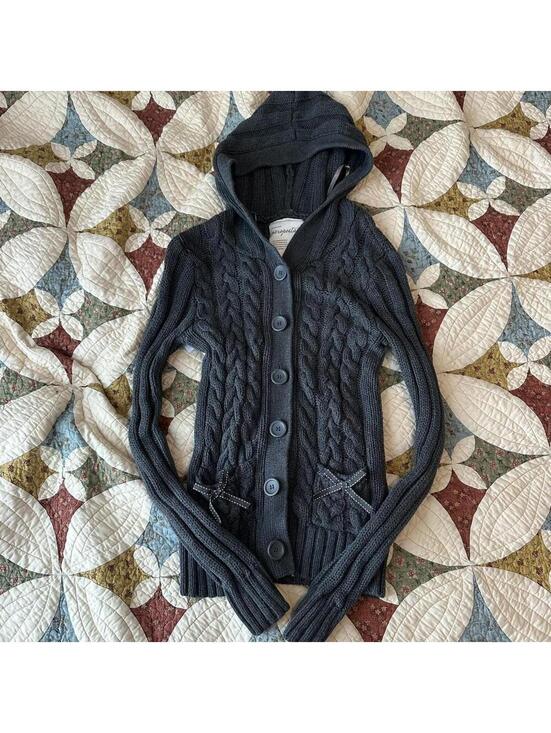 Aeropostale Sweaters - Vintage Y2K Aeropostale grey cable knit cardigan w hood & bow detail Size M